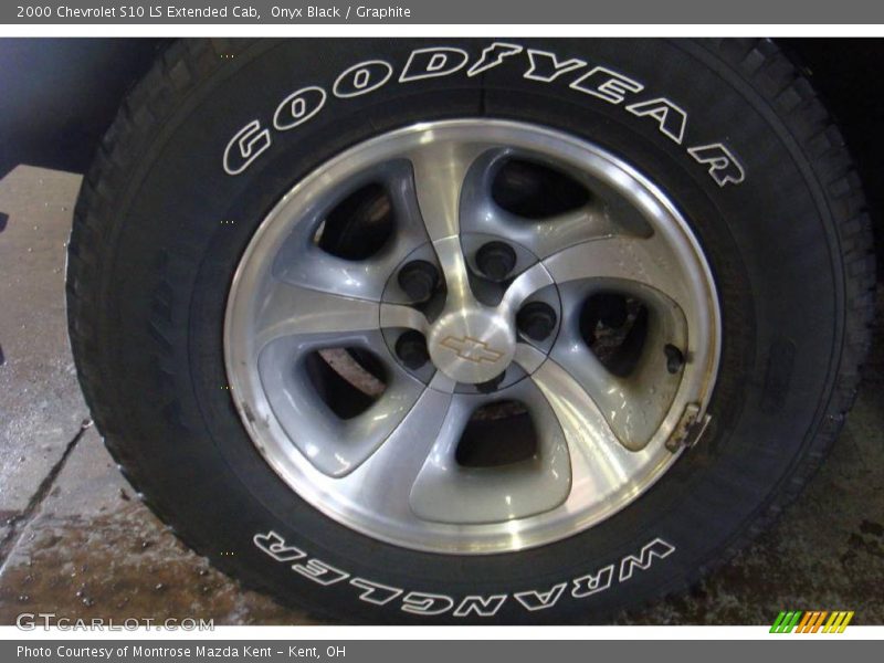 Onyx Black / Graphite 2000 Chevrolet S10 LS Extended Cab