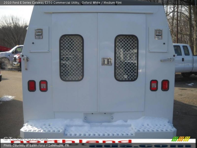 Oxford White / Medium Flint 2010 Ford E Series Cutaway E350 Commercial Utility