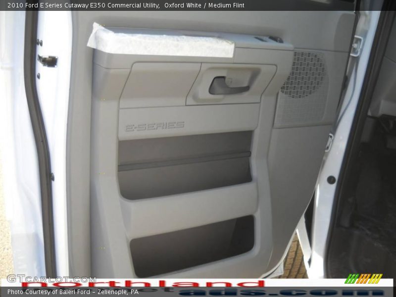 Oxford White / Medium Flint 2010 Ford E Series Cutaway E350 Commercial Utility