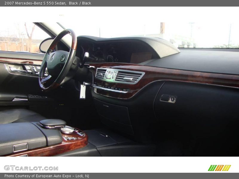 Black / Black 2007 Mercedes-Benz S 550 Sedan