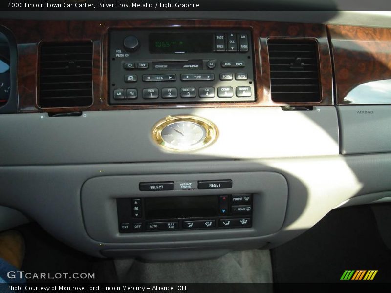 Silver Frost Metallic / Light Graphite 2000 Lincoln Town Car Cartier