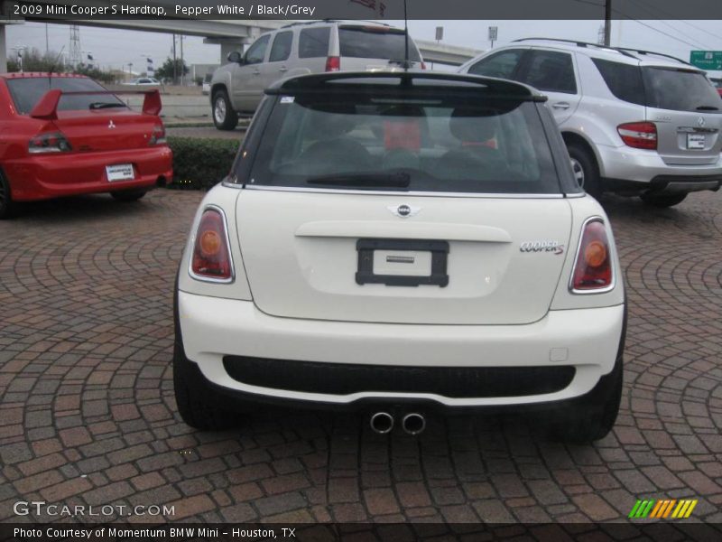 Pepper White / Black/Grey 2009 Mini Cooper S Hardtop