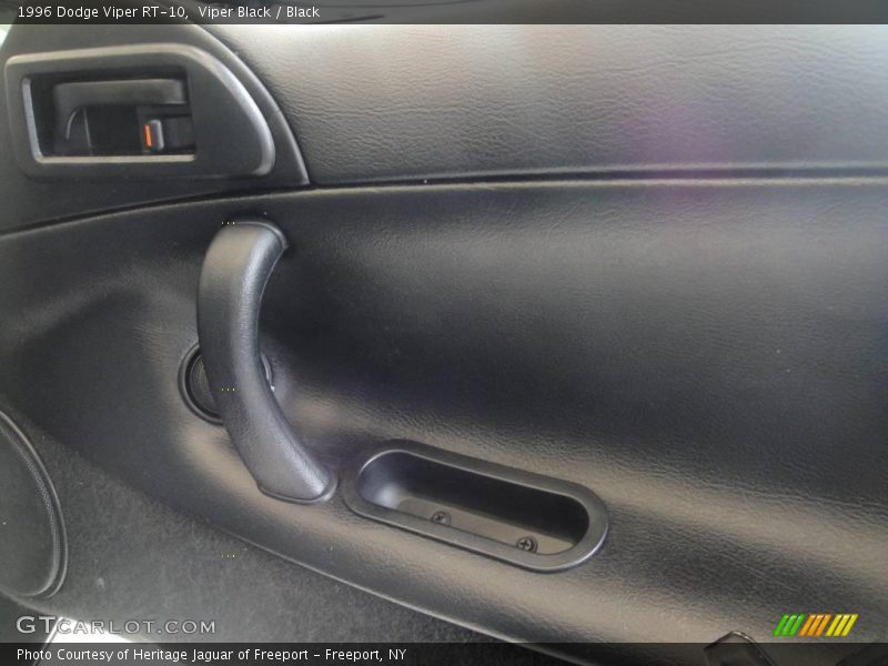 Viper Black / Black 1996 Dodge Viper RT-10