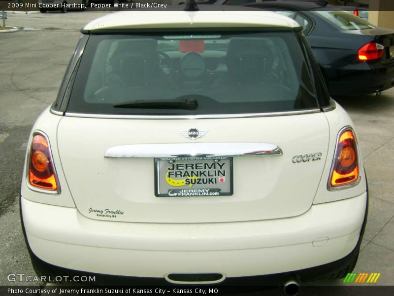 Pepper White / Black/Grey 2009 Mini Cooper Hardtop