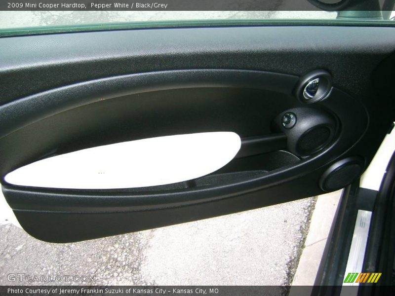 Pepper White / Black/Grey 2009 Mini Cooper Hardtop
