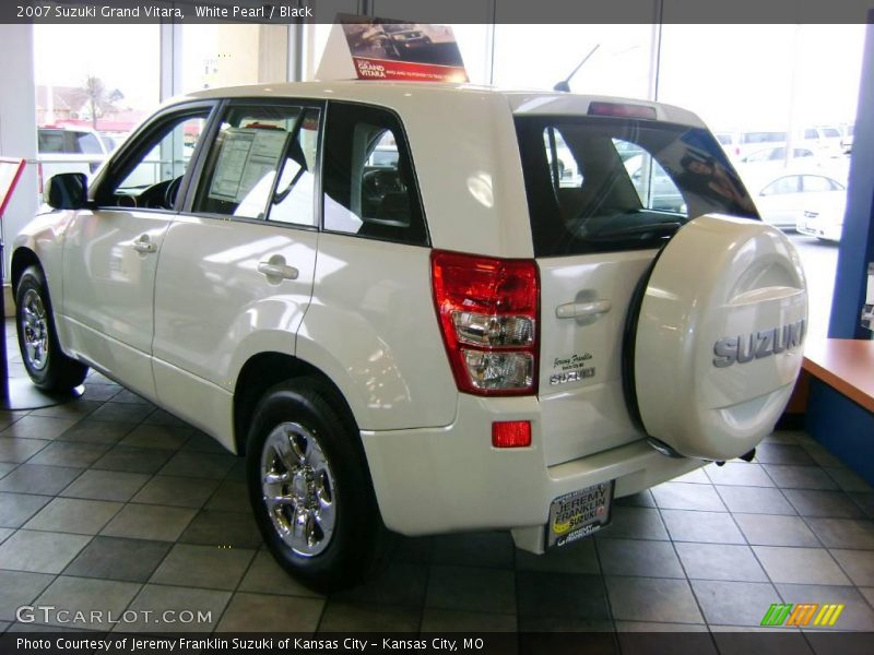 White Pearl / Black 2007 Suzuki Grand Vitara