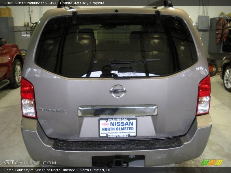 Granite Metallic / Graphite 2006 Nissan Pathfinder SE 4x4