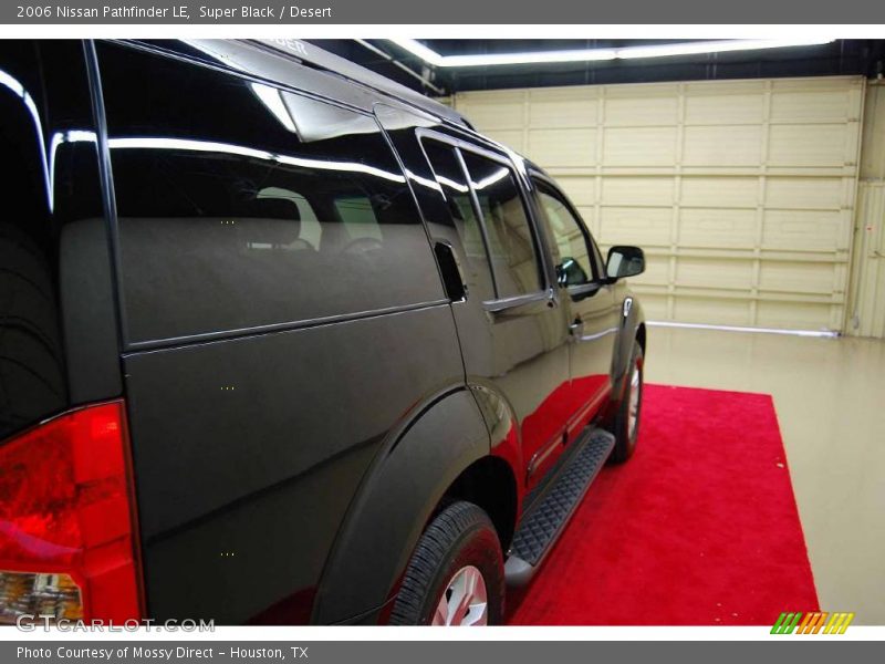 Super Black / Desert 2006 Nissan Pathfinder LE