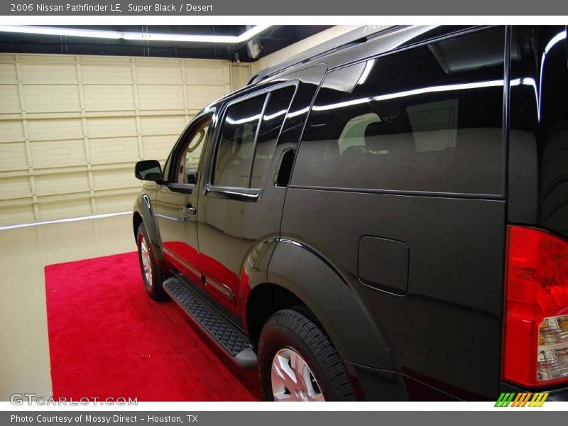 Super Black / Desert 2006 Nissan Pathfinder LE