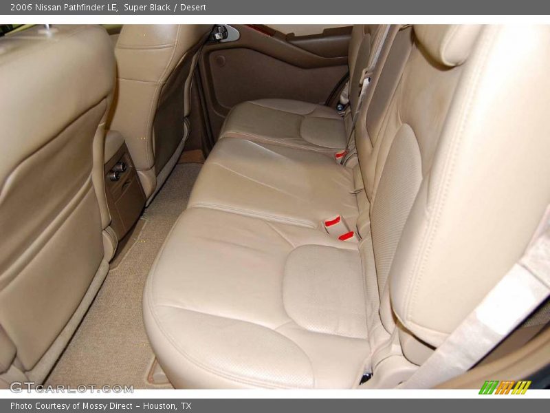 Super Black / Desert 2006 Nissan Pathfinder LE