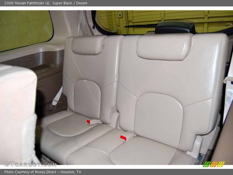 Super Black / Desert 2006 Nissan Pathfinder LE