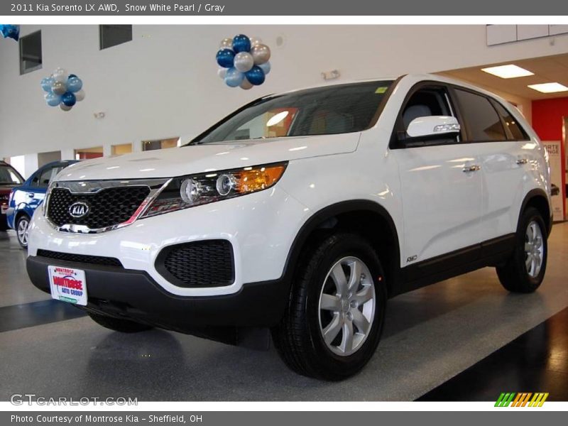 Snow White Pearl / Gray 2011 Kia Sorento LX AWD