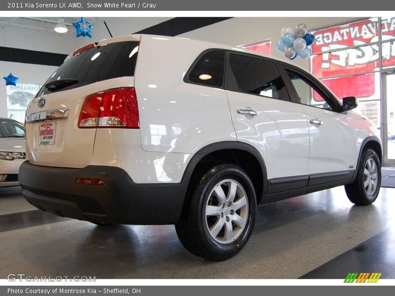 Snow White Pearl / Gray 2011 Kia Sorento LX AWD