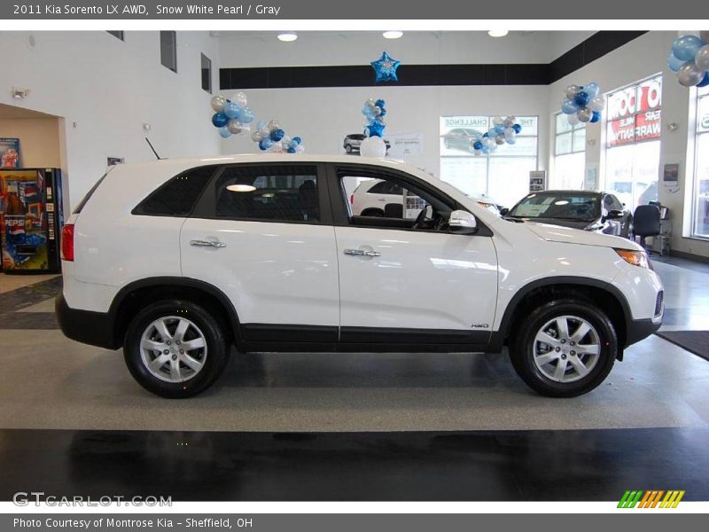 Snow White Pearl / Gray 2011 Kia Sorento LX AWD
