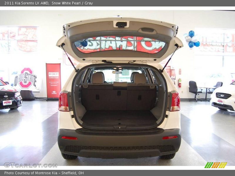 Snow White Pearl / Gray 2011 Kia Sorento LX AWD