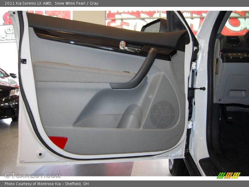 Snow White Pearl / Gray 2011 Kia Sorento LX AWD