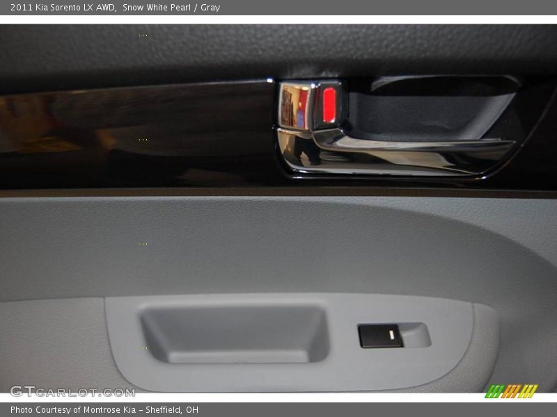 Snow White Pearl / Gray 2011 Kia Sorento LX AWD