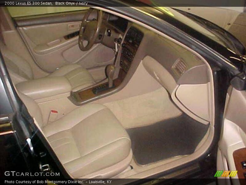 Black Onyx / Ivory 2000 Lexus ES 300 Sedan