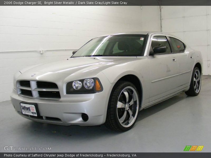 Bright Silver Metallic / Dark Slate Gray/Light Slate Gray 2006 Dodge Charger SE