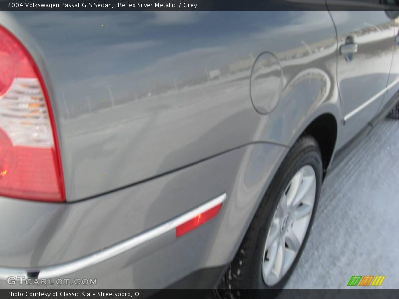 Reflex Silver Metallic / Grey 2004 Volkswagen Passat GLS Sedan
