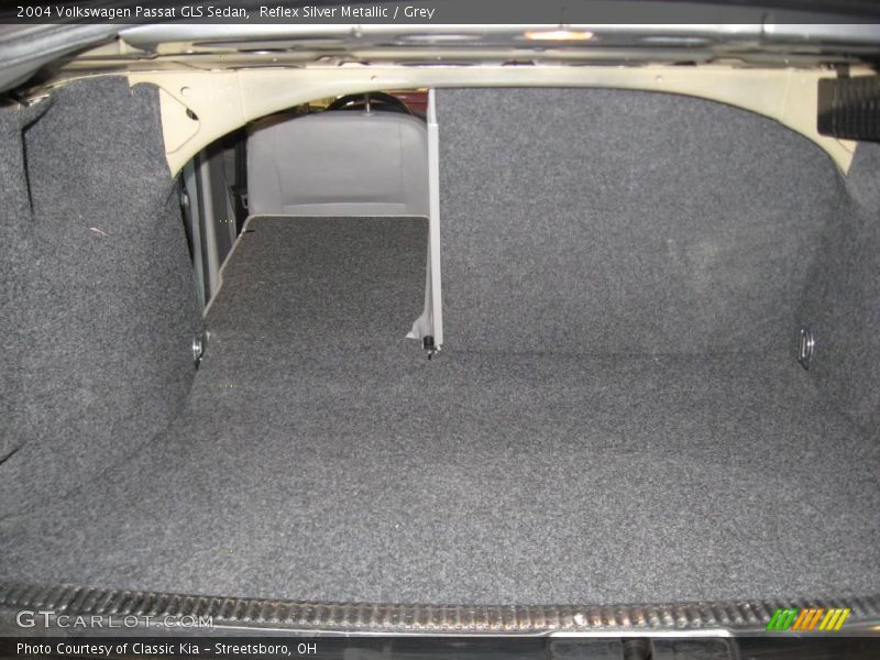Reflex Silver Metallic / Grey 2004 Volkswagen Passat GLS Sedan
