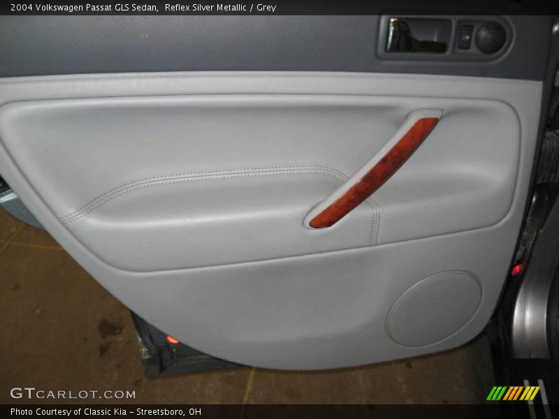 Reflex Silver Metallic / Grey 2004 Volkswagen Passat GLS Sedan