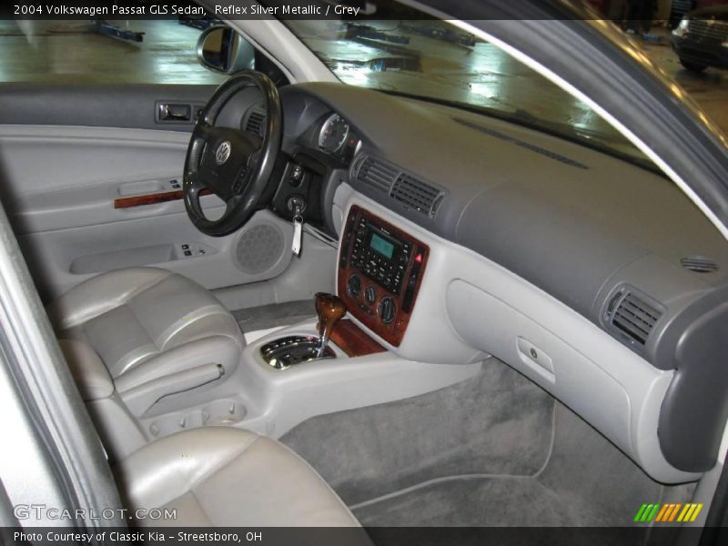Reflex Silver Metallic / Grey 2004 Volkswagen Passat GLS Sedan