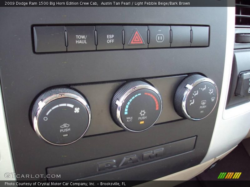 Austin Tan Pearl / Light Pebble Beige/Bark Brown 2009 Dodge Ram 1500 Big Horn Edition Crew Cab