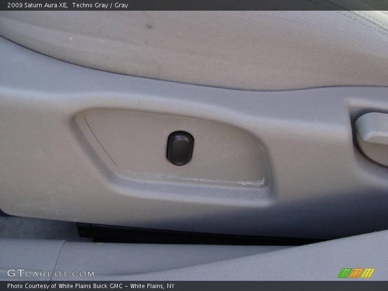 Techno Gray / Gray 2009 Saturn Aura XE