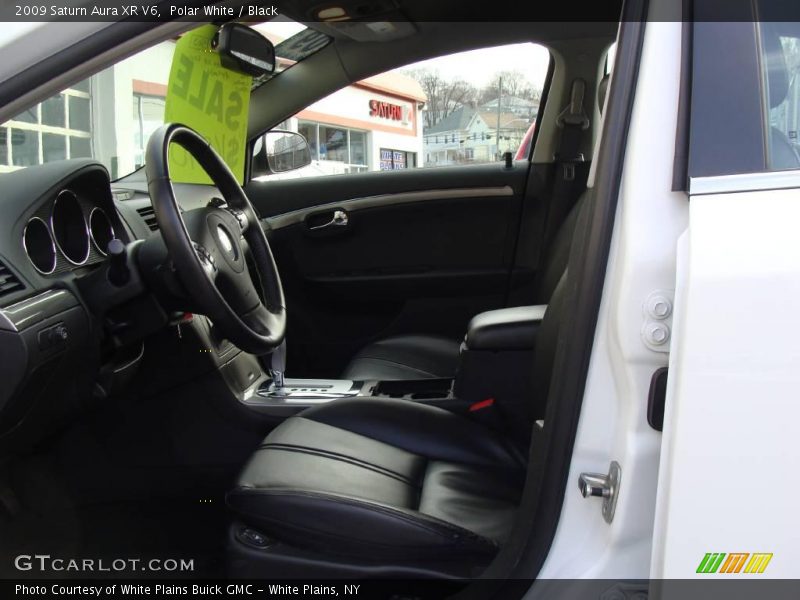 Polar White / Black 2009 Saturn Aura XR V6