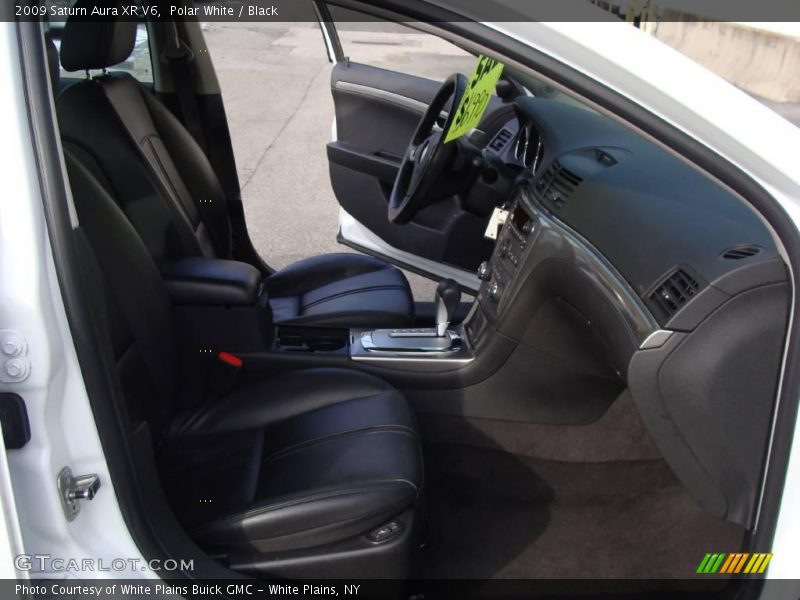 Polar White / Black 2009 Saturn Aura XR V6