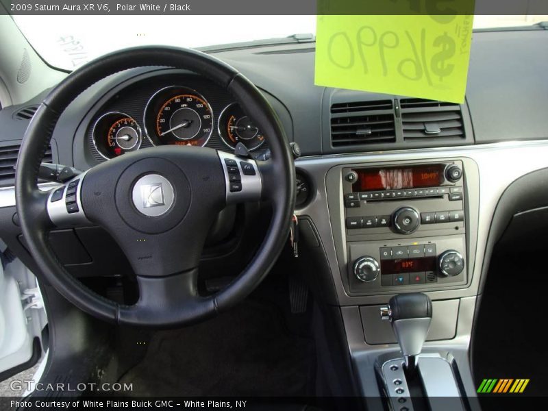 Polar White / Black 2009 Saturn Aura XR V6