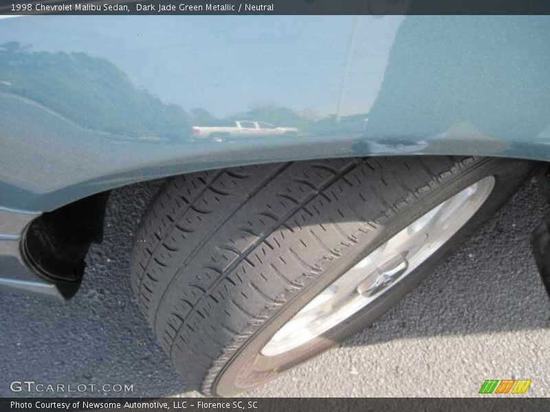 Dark Jade Green Metallic / Neutral 1998 Chevrolet Malibu Sedan