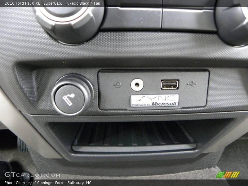 Tuxedo Black / Tan 2010 Ford F150 XLT SuperCab
