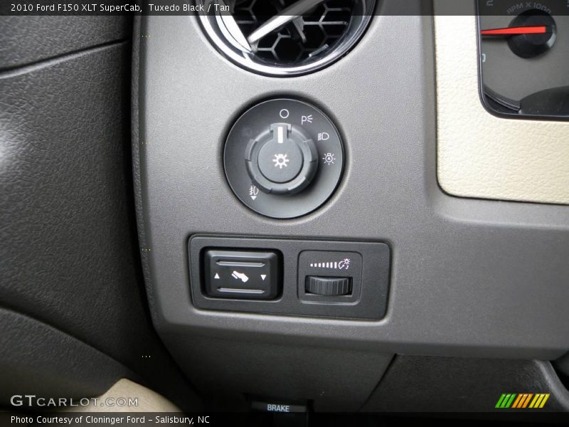 Tuxedo Black / Tan 2010 Ford F150 XLT SuperCab