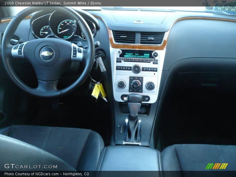 Summit White / Ebony 2009 Chevrolet Malibu LT Sedan
