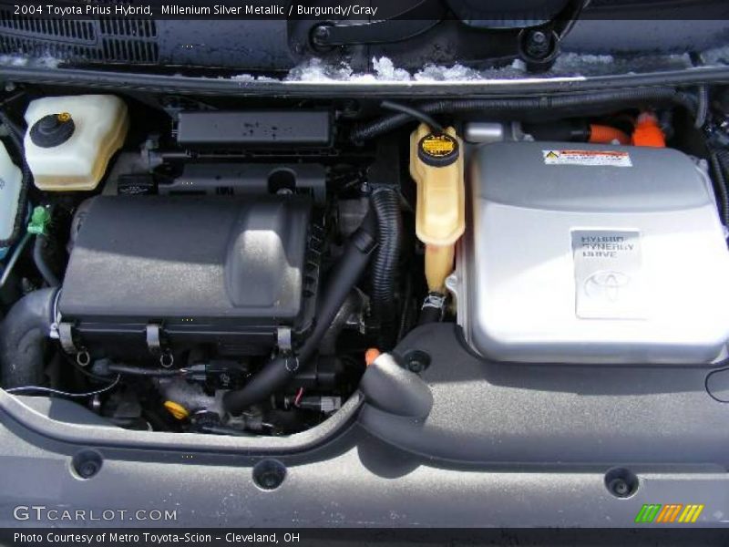 Millenium Silver Metallic / Burgundy/Gray 2004 Toyota Prius Hybrid