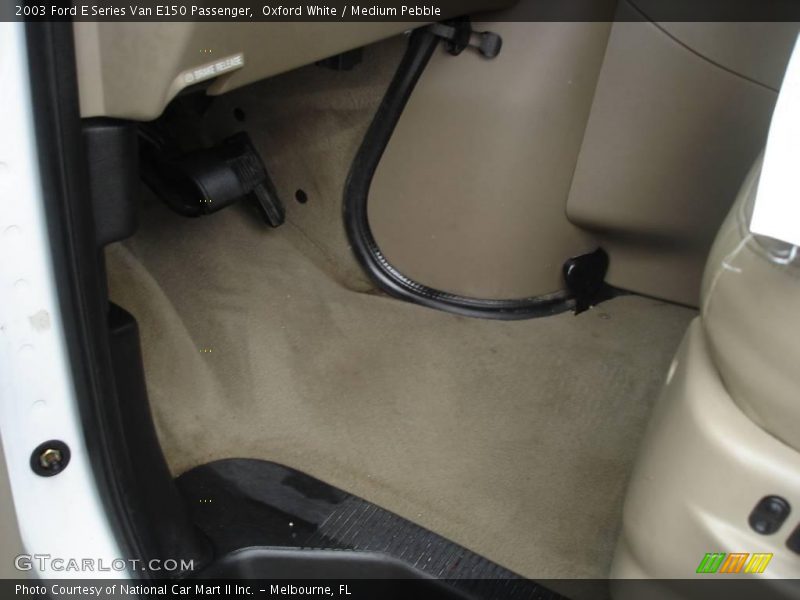 Oxford White / Medium Pebble 2003 Ford E Series Van E150 Passenger