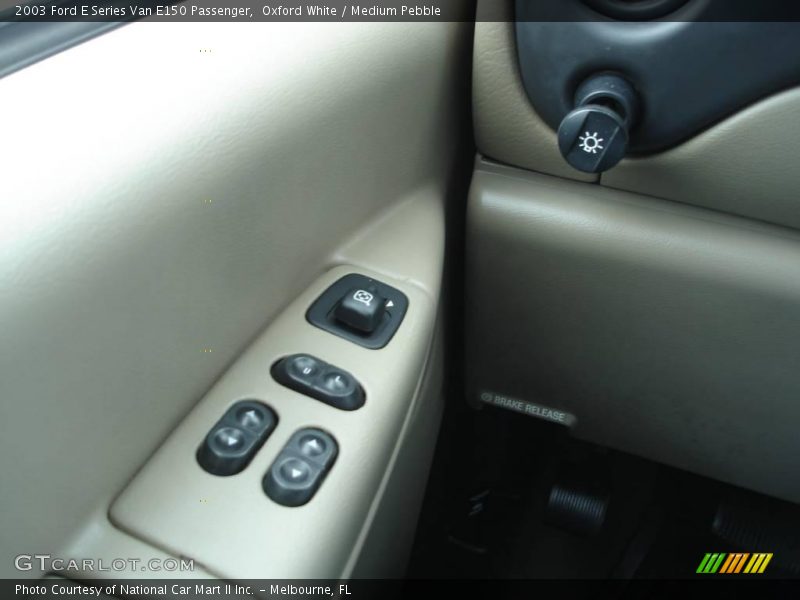Oxford White / Medium Pebble 2003 Ford E Series Van E150 Passenger