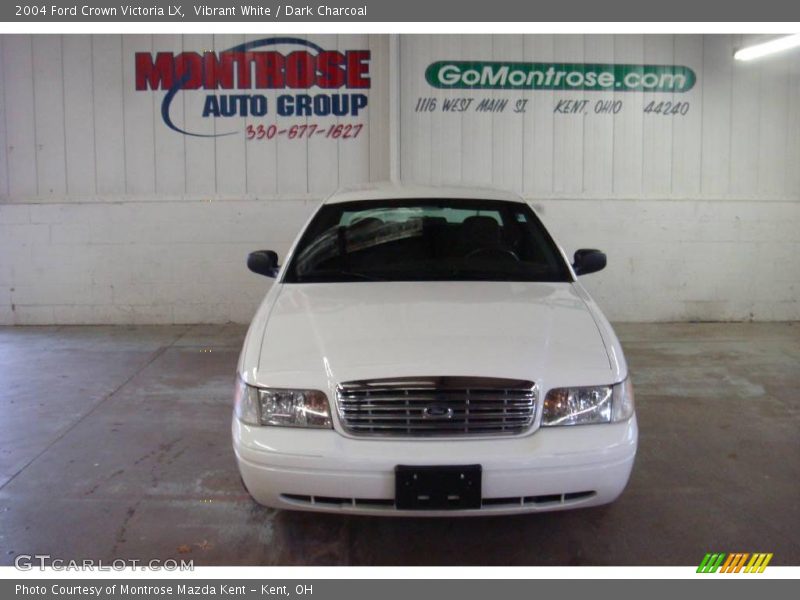 Vibrant White / Dark Charcoal 2004 Ford Crown Victoria LX