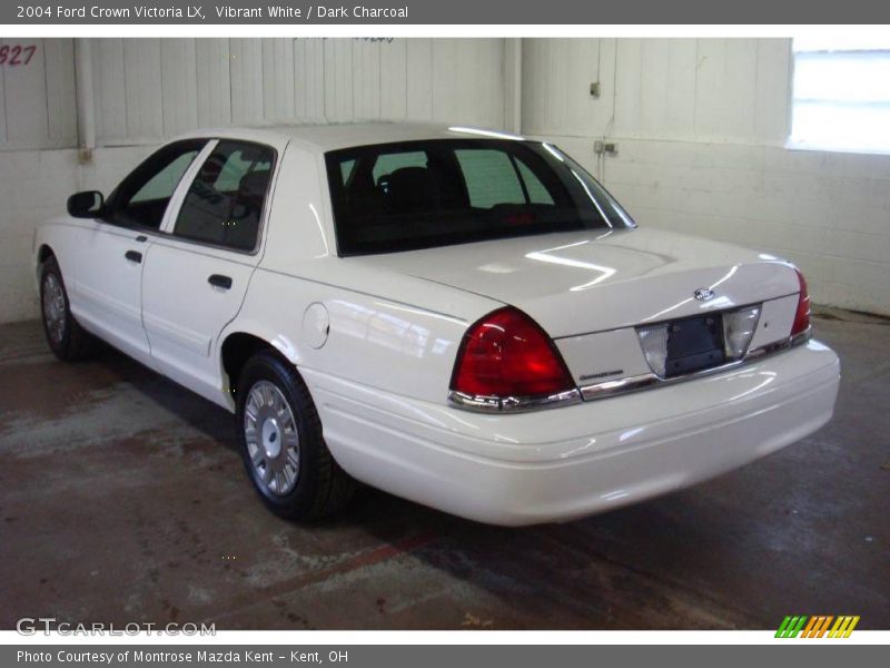 Vibrant White / Dark Charcoal 2004 Ford Crown Victoria LX