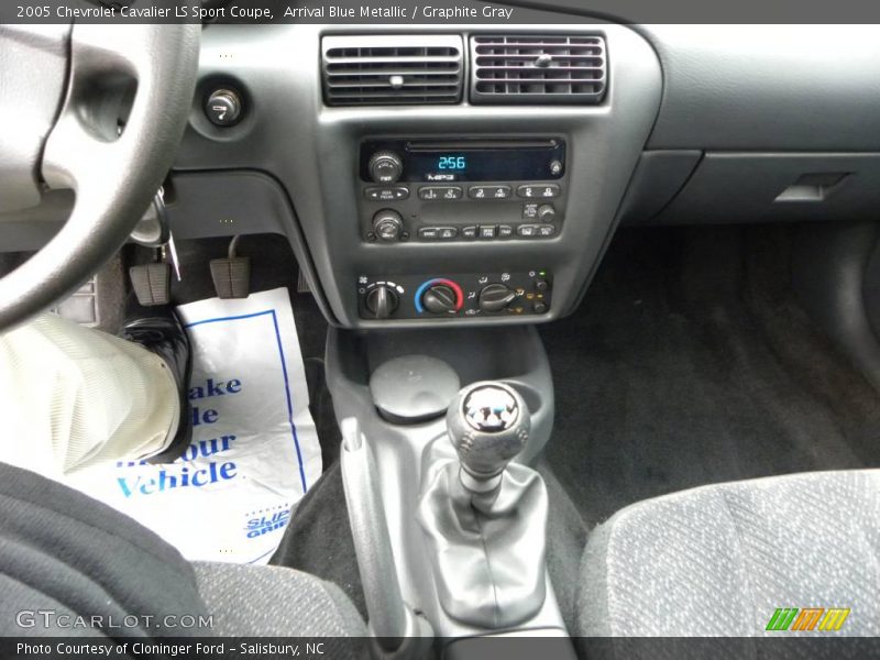 Arrival Blue Metallic / Graphite Gray 2005 Chevrolet Cavalier LS Sport Coupe