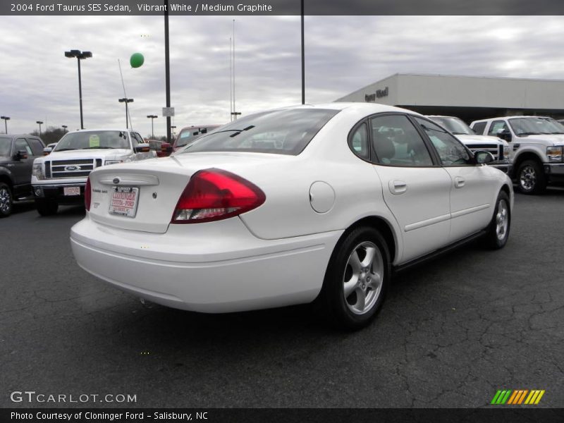 Vibrant White / Medium Graphite 2004 Ford Taurus SES Sedan