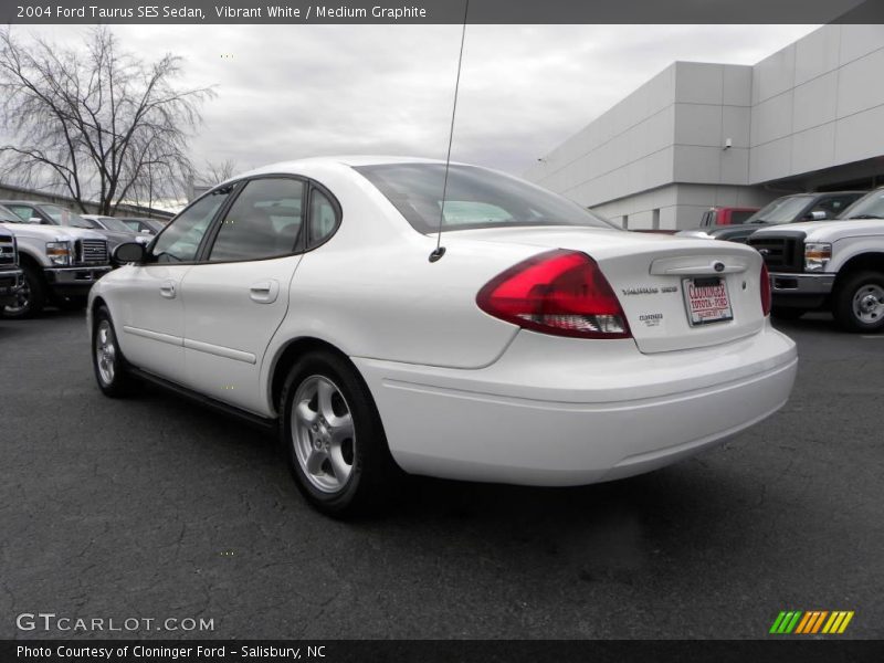 Vibrant White / Medium Graphite 2004 Ford Taurus SES Sedan