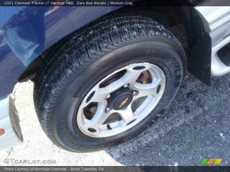 Dark Blue Metallic / Medium Gray 2001 Chevrolet Tracker LT Hardtop 4WD