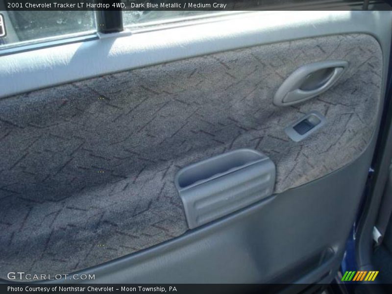 Dark Blue Metallic / Medium Gray 2001 Chevrolet Tracker LT Hardtop 4WD