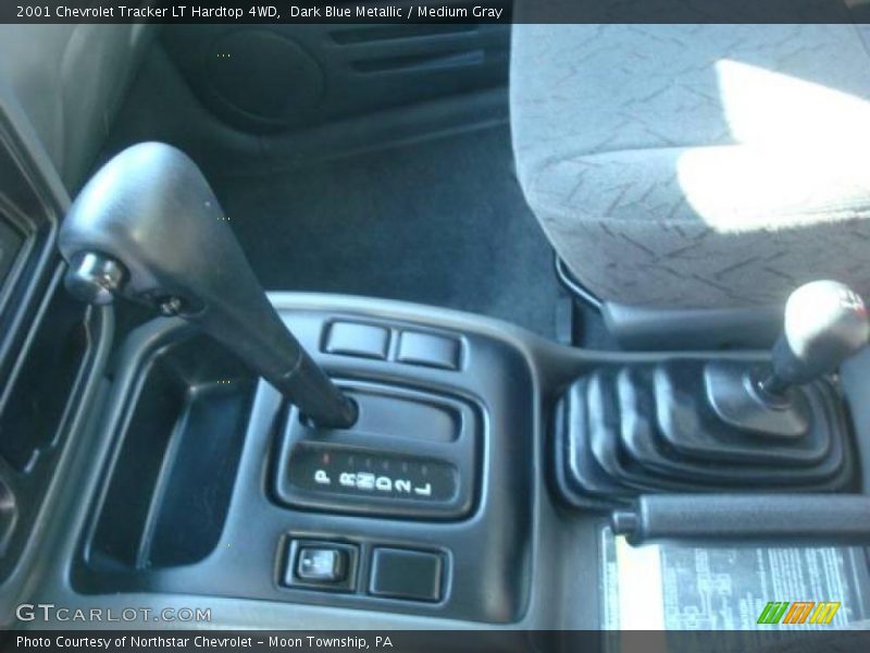 Dark Blue Metallic / Medium Gray 2001 Chevrolet Tracker LT Hardtop 4WD