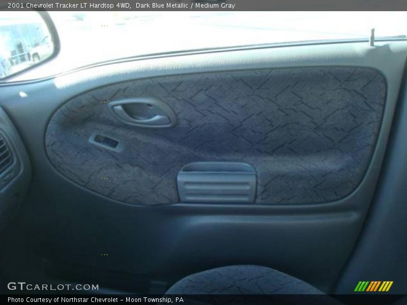 Dark Blue Metallic / Medium Gray 2001 Chevrolet Tracker LT Hardtop 4WD