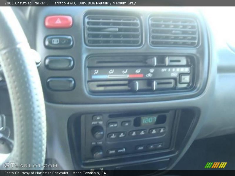 Dark Blue Metallic / Medium Gray 2001 Chevrolet Tracker LT Hardtop 4WD
