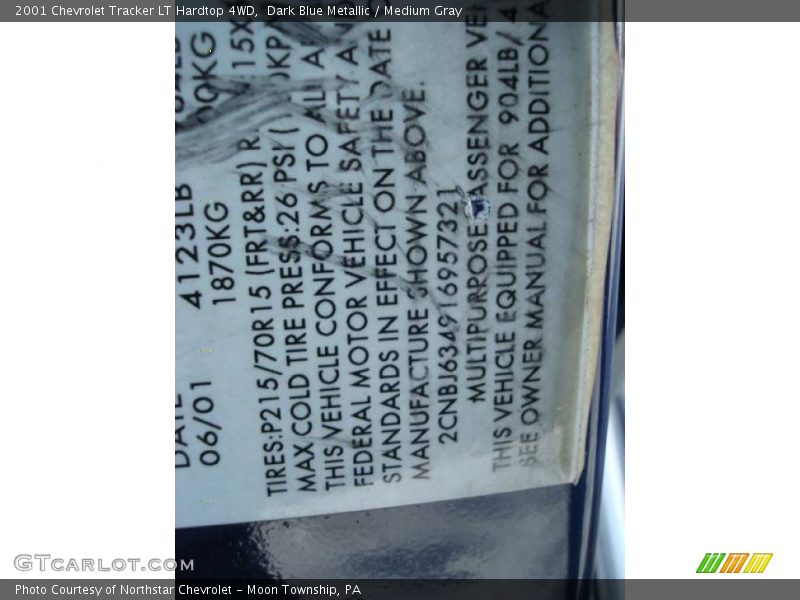 Dark Blue Metallic / Medium Gray 2001 Chevrolet Tracker LT Hardtop 4WD